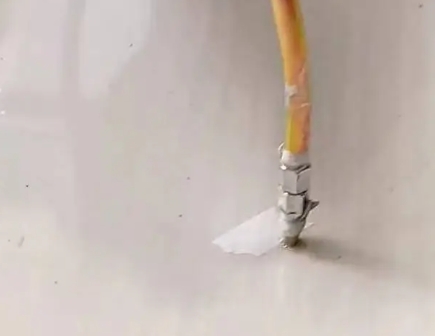 惠济瓷砖空鼓维修公司专业解答在瓷砖铺贴过程中，如果使用的砂料过粗（如全部使用了粗砂），可能会导致以下问题